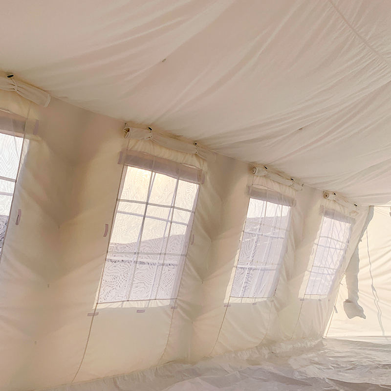 42 m² großes, feuerhemmendes Mehrzweckzelt nach UNICEF-Standard