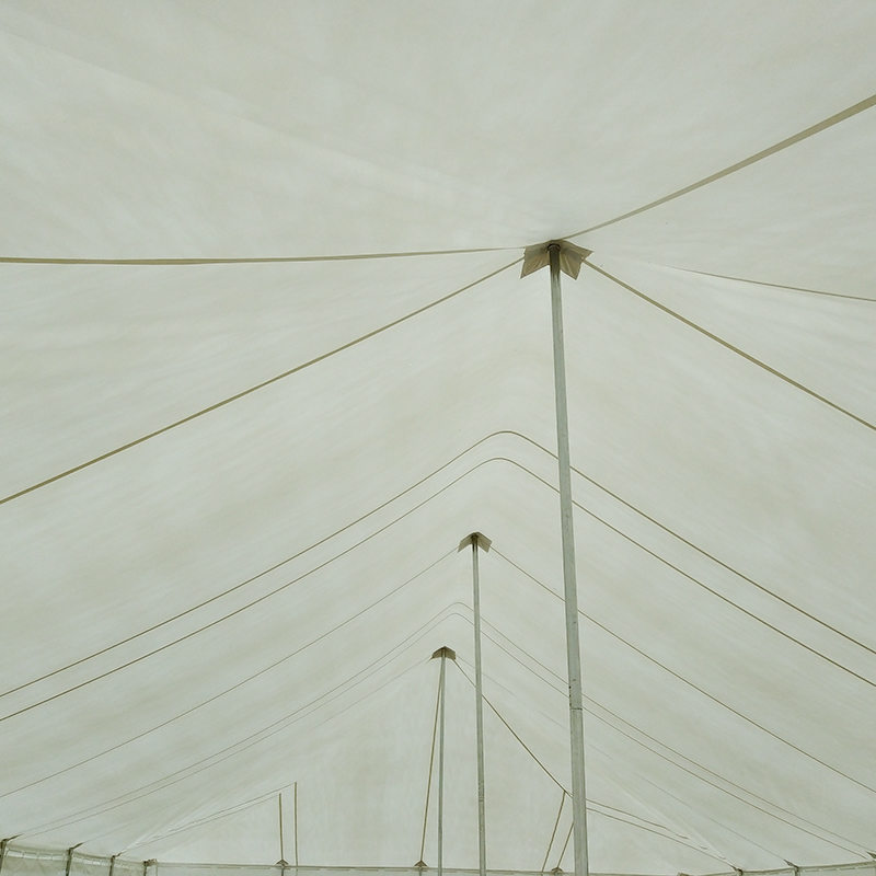 9 x 18 m großes, traditionelles, robustes PVC-Stangenzelt